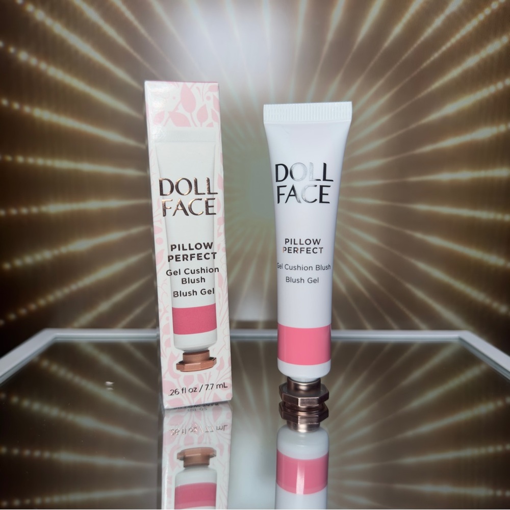 Doll Face Beauty ~ Pillow Perfect Gel Cushion Blush ~ Shade Pillow Talk ~ BNIB
